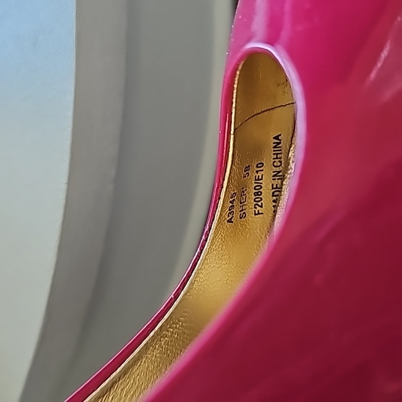 Coach fuchsia patent pumps heels Sz 5 - Picture 7 of 7